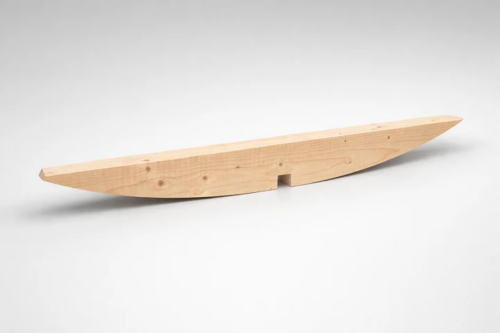 Holz Unterkonstruktion für Sauna Boden – gebogene Form passend für Fasssauna Konstruktion.png