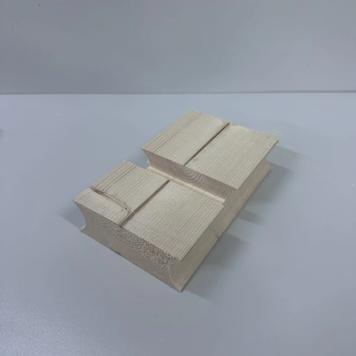 Abschlussprofil für Fasssauna aus Holz – finales Element der Konstruktion SpaDucha