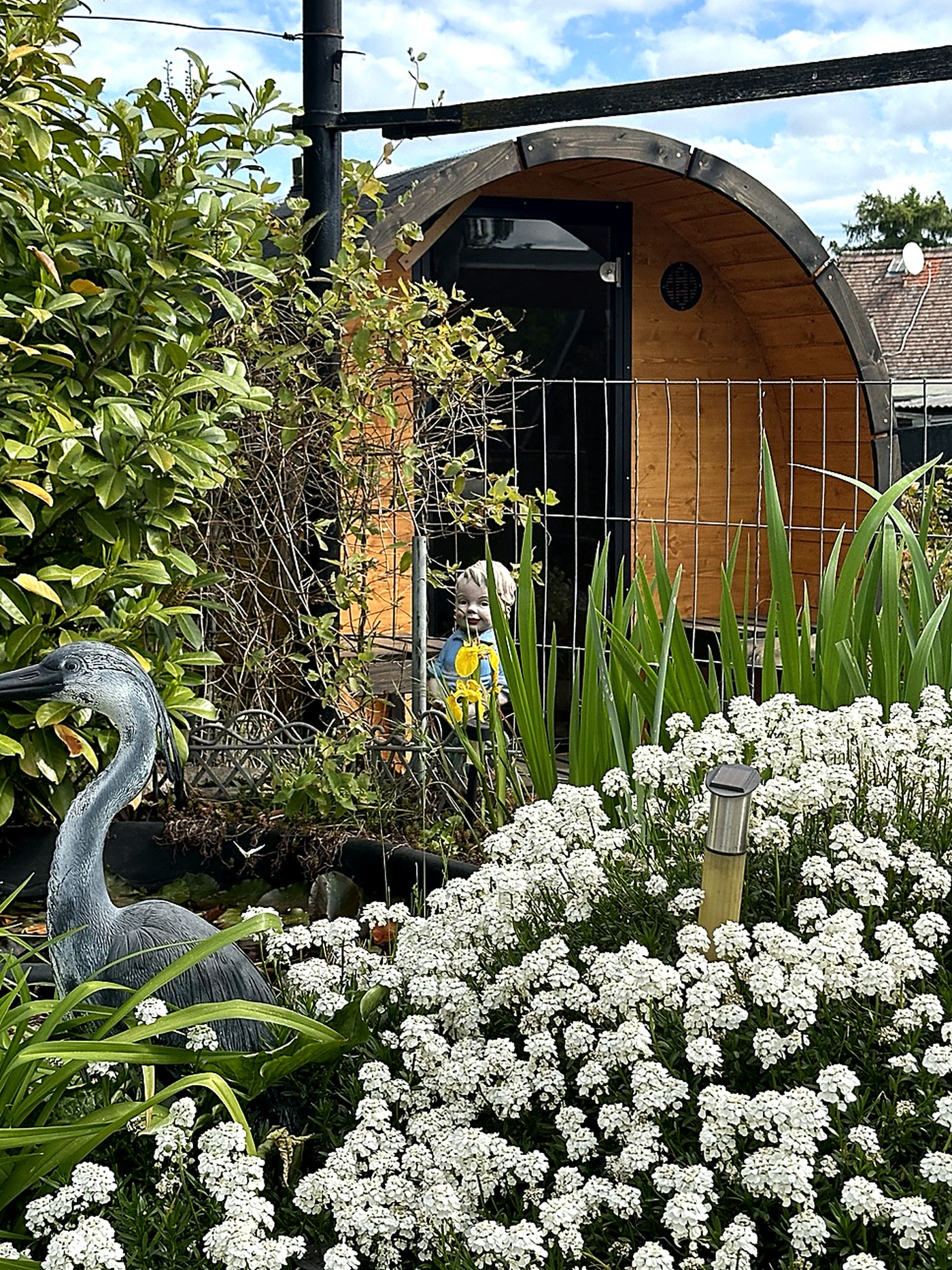 Gartensauna Leipzig fertig montiert im Garten SpaDucha